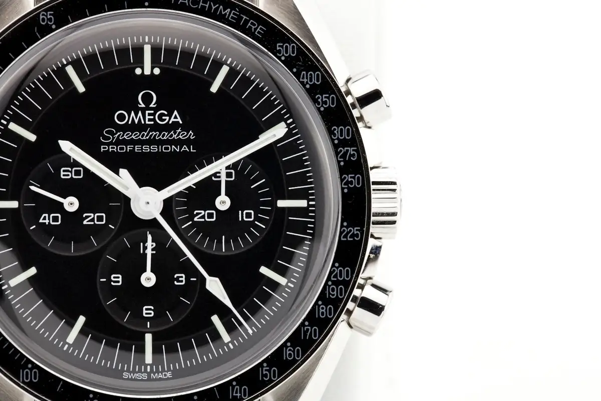 omega-speedmaster-professional-dial.webp